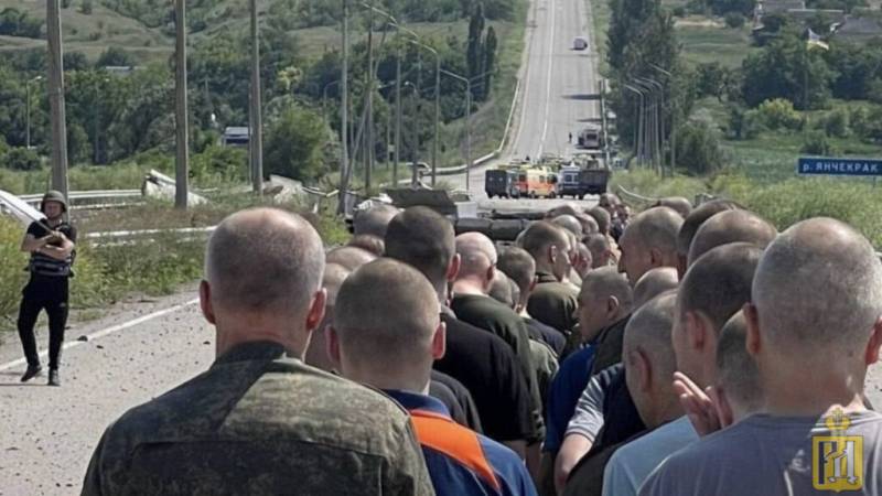 Тревожный симптом: азовцы в обмен на российских солдат