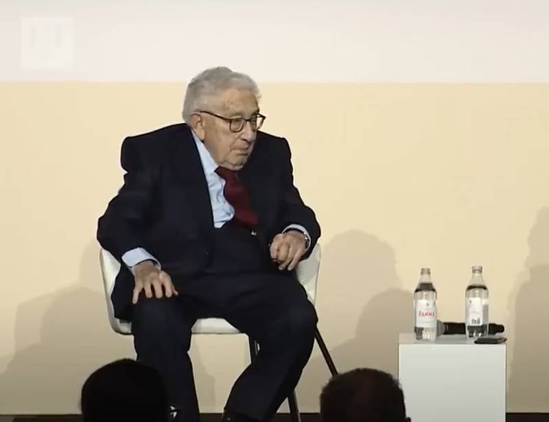 Henry Kissinger: Las negociaciones deben buscar la devolución a Rusia de ese 20 por ciento de los territorios ucranianos que están ocupados por las Fuerzas Armadas rusas