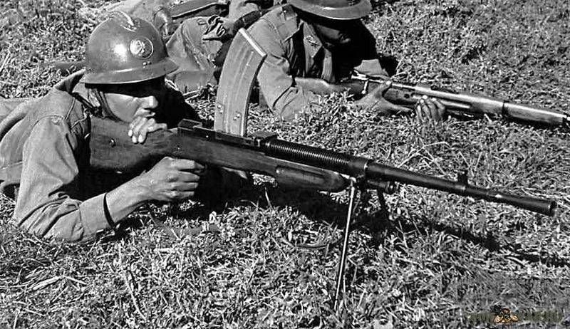 Rafael Mendoza light machine gun