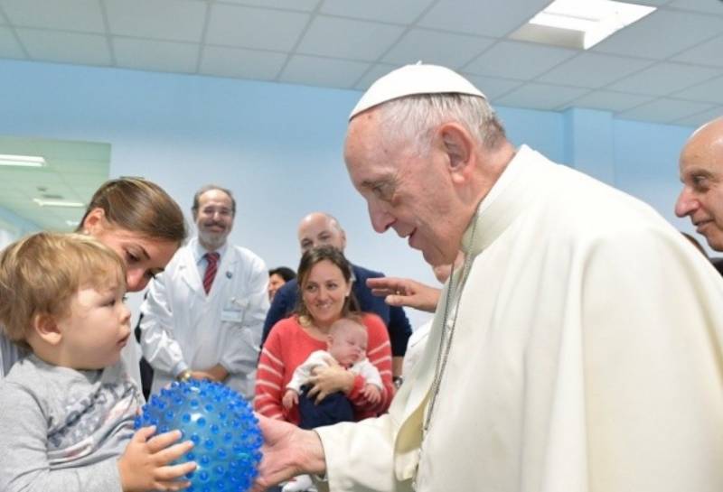 Понтифику не надо указывать, что ему делать: итальянский журналист пишет, что в Ватикане недовольны обращением Зеленского к папе Римскому
