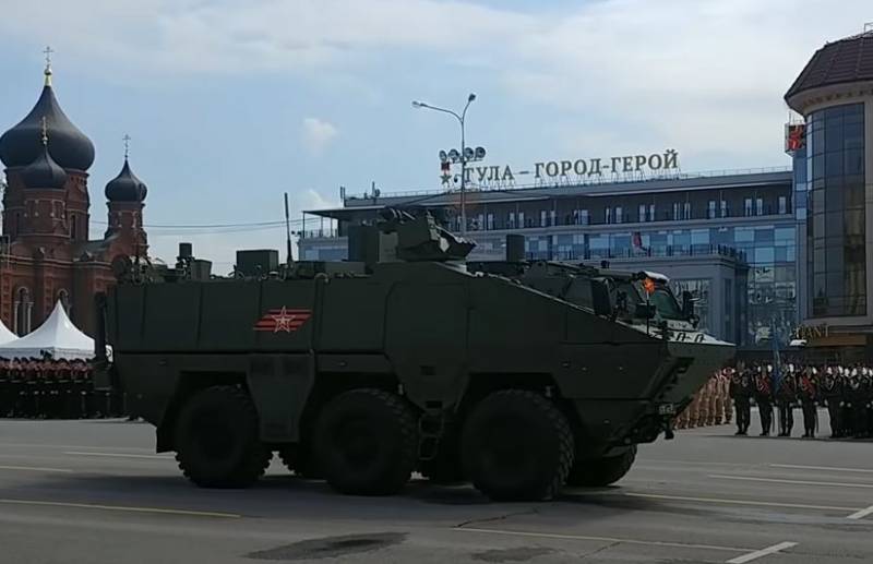 Новый комплекс РХБ разведки на базе бронеавтомобиля КамАЗ-63969 Тайфун принят на вооружение российской армии