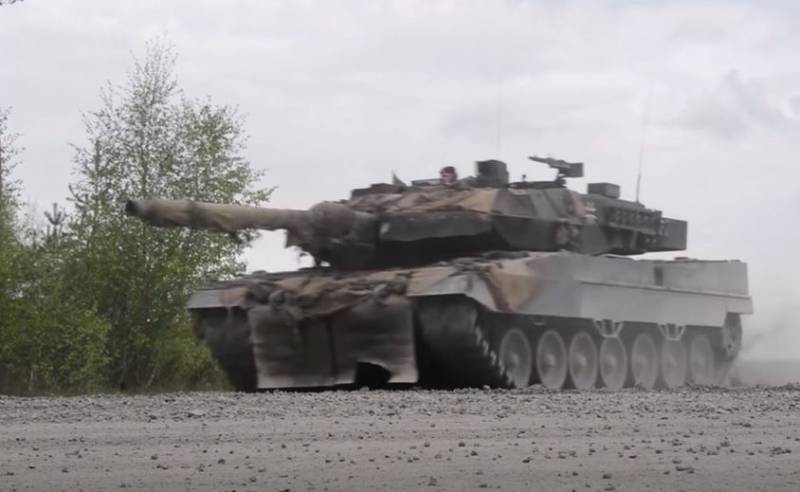 Минобороны Польши не устраивает количество предложенных ФРГ танков Leopard 2A4 за отправленные Киеву Т-72