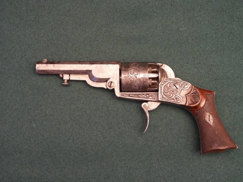 From a folding revolver to a folding submachine gun