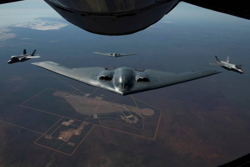 ВВС США приняли решение о дальнейшей модернизации наносивших удары по Югославии и Ираку стратегических бомбардировщиков B-2 Spirit