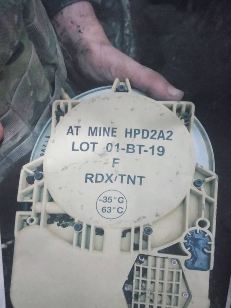 ウクライナは、禁止されている対戦車地雷 HPD F2 を受け取り、使用しています