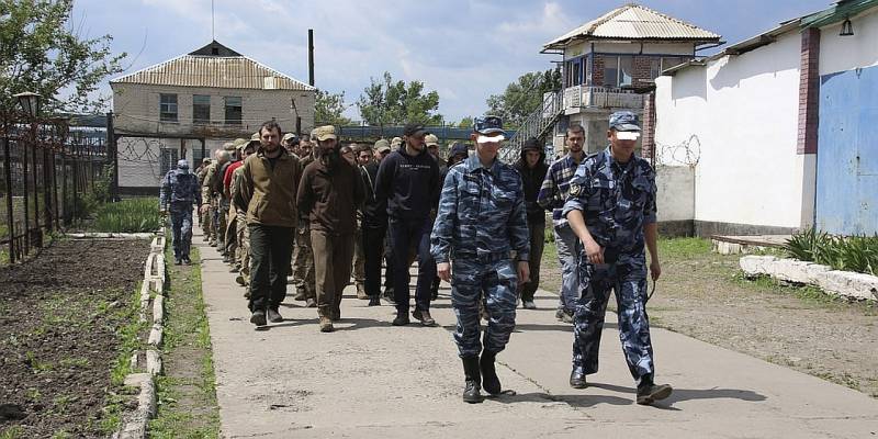 Арестович: Массового трибунала над украинскими военнопленными из Мариуполя не будет