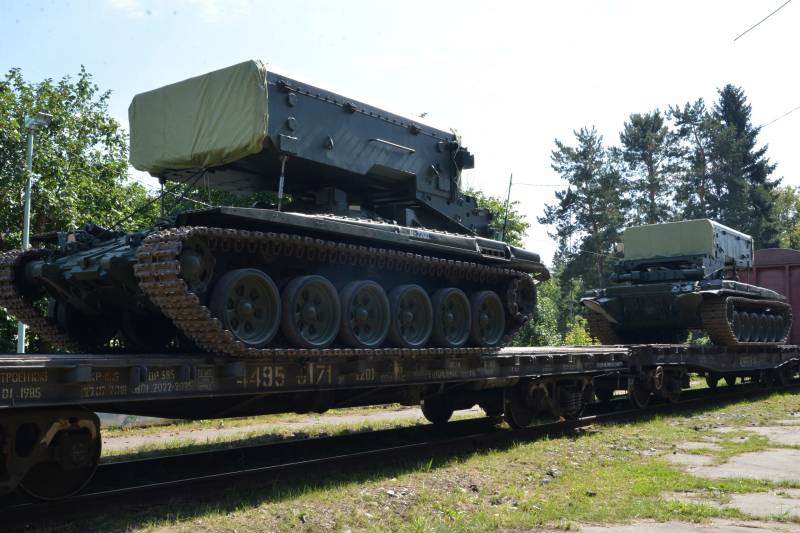 "Omsktransmash" programın öncesinde Savunma Bakanlığı'na bir grup ağır alev makinesi TOS-1A "Solntsepyok" grubunu teslim etti