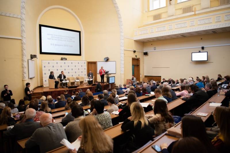 "Zlatá mládež" proti: kdo je vyškolen na fakultě žurnalistiky Moskevské státní univerzity