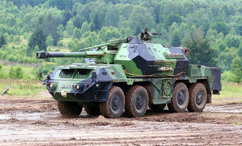 Des canons automoteurs tchèques et d'anciens véhicules blindés de transport de troupes finlandais ont été remarqués en Ukraine