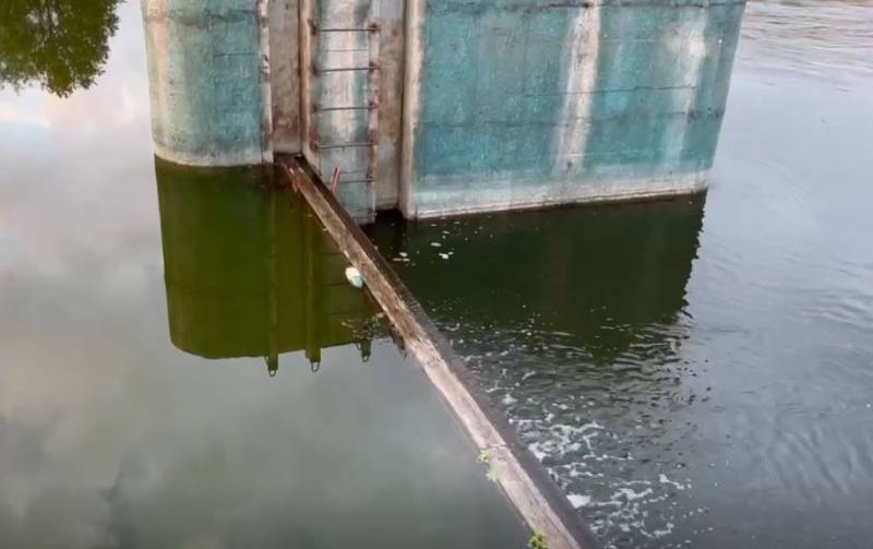 由于导弹袭击克里沃罗格的一座大坝，英古列茨河的水位开始急剧上升