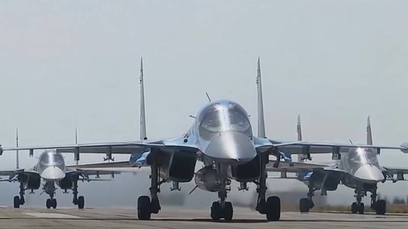 रूसी एयरोस्पेस फोर्सेस ने सीरिया के इदलिब प्रांत में एक आतंकवादी ठिकाने पर एक समूह हमला किया