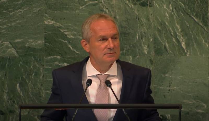 Hungarian diplomat switched to Russian during his speech from the rostrum of the UN General Assembly