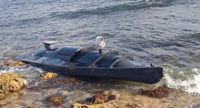 “可能攻击俄罗斯黑海舰队的船只”：西方观察家在塞瓦斯托波尔海岸发现海上无人机