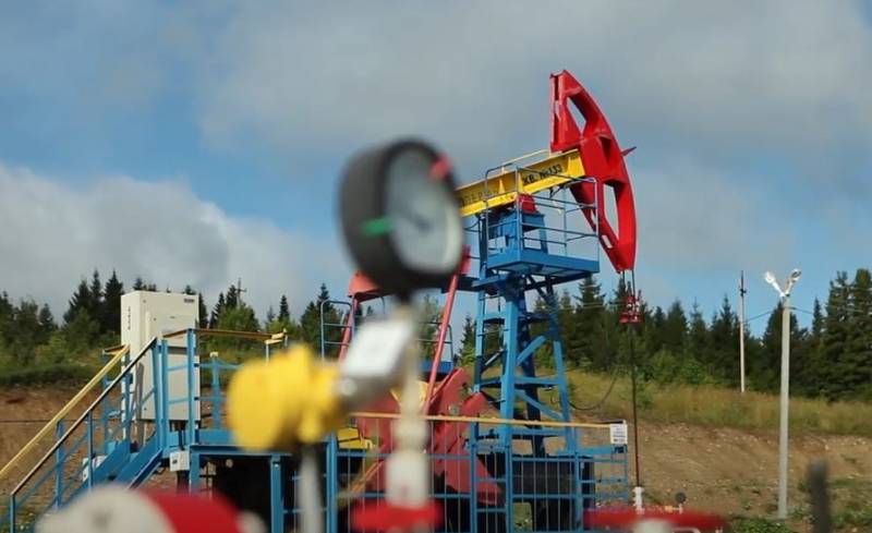 Евросоюз намерен ввести потолок цен на российскую нефть в ответ на начавшуюся в России частичную мобилизацию