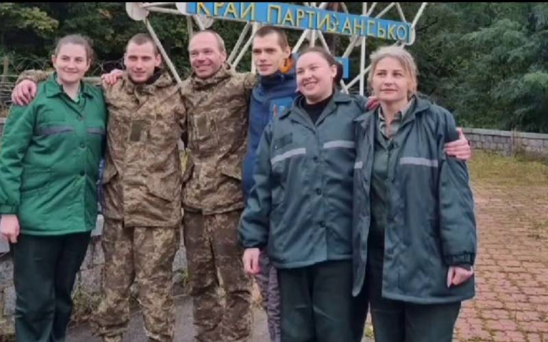 Efter "Azov" överfördes fyra marinsoldater från Ukrainas väpnade styrkor till Ukraina, utan att informera om utbytets karaktär