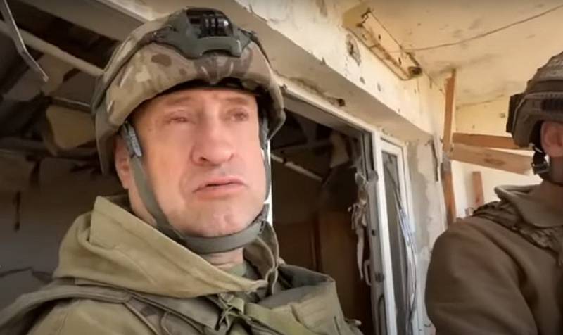 "Humeur normale, je n'ai pas trouvé de troupes russes": le commandant militaire Sladkov a rendu visite à Krasny Liman et a parlé de la situation dans la ville