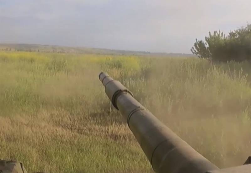یگان های پیشروی نیروهای مسلح اوکراین در نزدیکی Balakleya 25-27 کیلومتر در عمق دفاع ما فرو رفتند، اما پشتیبانی توپخانه را از دست دادند.