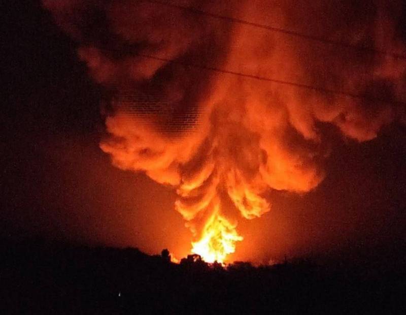 ザポロジエとドネプロペトロフスク地域のキエフ支配地域で爆発と火災が報告された