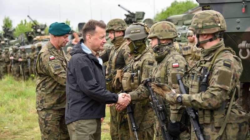 Польша перебрасывает бронетехнику с калининградского направления к украинской границе