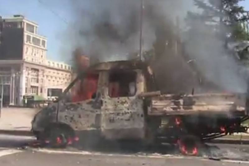 "Aiming at the Drama Theatre": APU genomförde en serie attacker mot den centrala delen av Donetsk