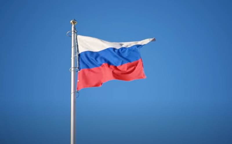 न्यू होलोकॉस्ट: पश्चिम रूसियों के रूसी होने पर प्रतिबंध लगाने की कोशिश करता है