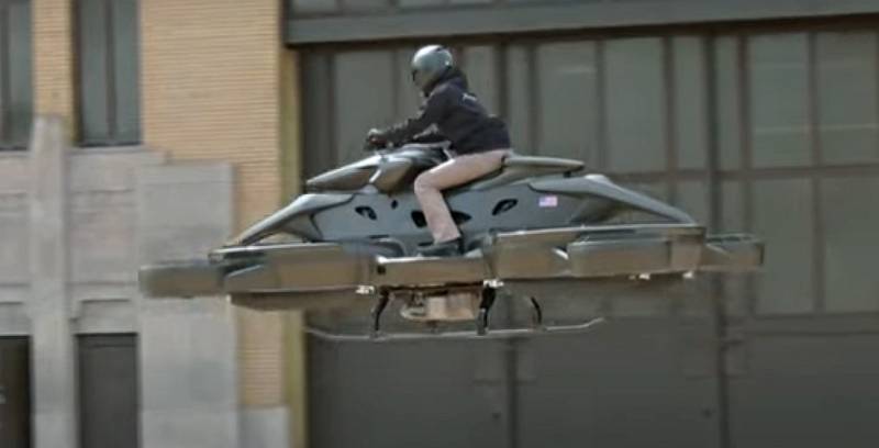 В американском Детройте представили первый серийный «летающий мотоцикл»