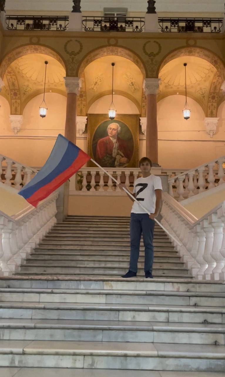 "Jeunesse dorée" contre: qui est formé à la faculté de journalisme de l'Université d'État de Moscou