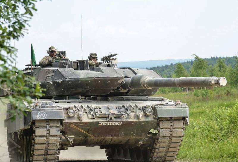 Большие потери бронетехники в Киеве намерены компенсировать поставкой немецких танков Leopard 2 и американских M1 Abrams
