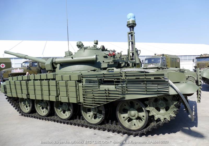 מבט על הצד השמאלי של ה-T-62M המשודרג. התורן המתקפל של ה-MGOES נראה בחלק האחורי של המגדל. מקור: nevskii-bastion.ru