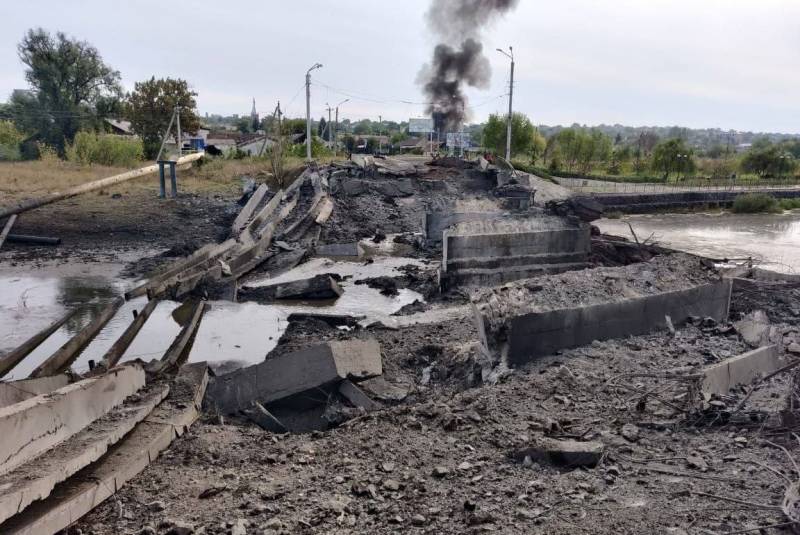 Units of the Armed Forces of Ukraine blew up the bridge across the Bakhmutka River and retreat to the central part of Artyomovsk