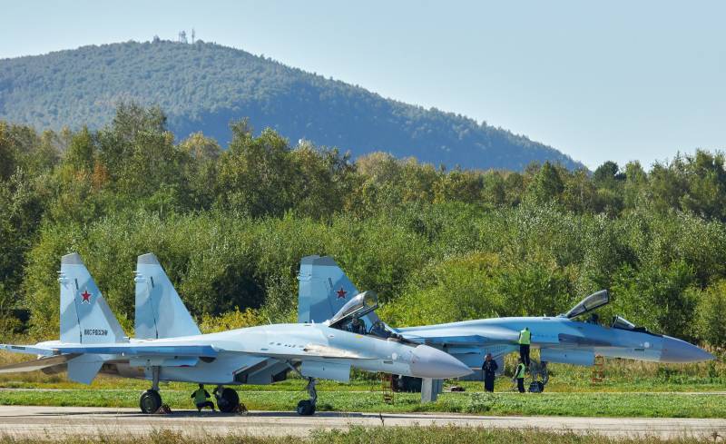 Üç yeni çok rollü savaşçı Su-35S, Rus Havacılık ve Uzay Kuvvetlerinin bileşimine katıldı