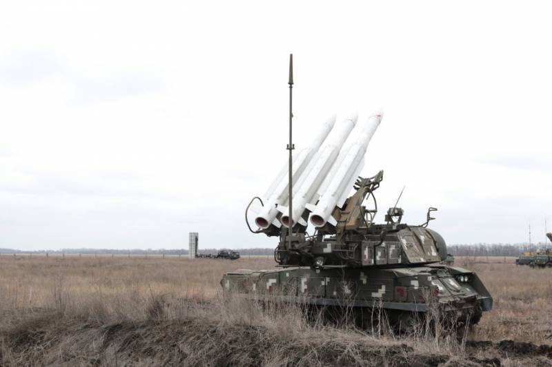 A forrás az ukrán Buk-M1 és Osa-AKM légvédelmi rendszerek nyugati szakembereinek finomításáról számolt be.