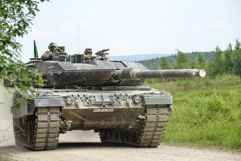 Η διοίκηση Scholz συνέκρινε την προσδοκία της Ουκρανίας για άρματα μάχης Leopard με την ελπίδα των Ναζί για V-2