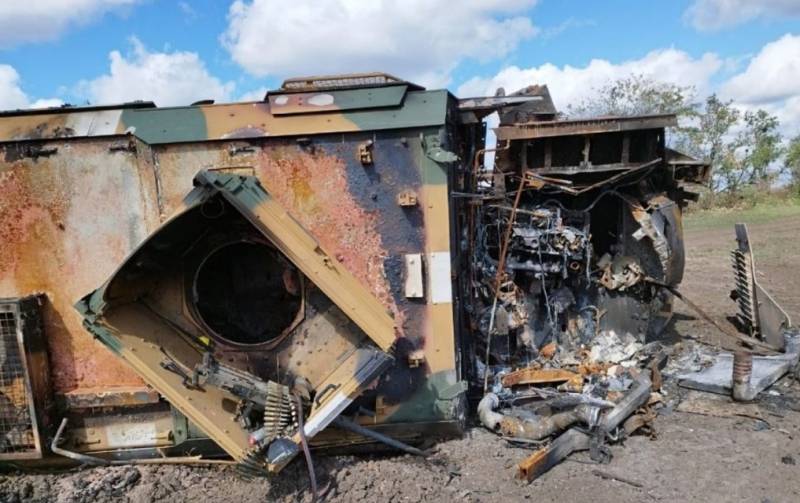 وعلى جبهة خيرسون ، دمرت القوات المسلحة الروسية عدة عربات مدرعة تركية من طراز كيربي تابعة للقوات المسلحة الأوكرانية