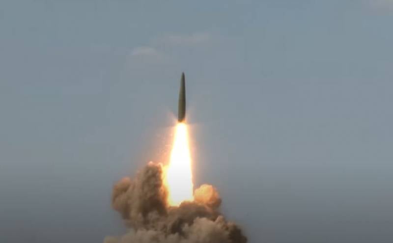 Ударом ракеты ОТРК Искандер уничтожен ангар с ударными беспилотниками Bayraktar TB2 - Минобороны