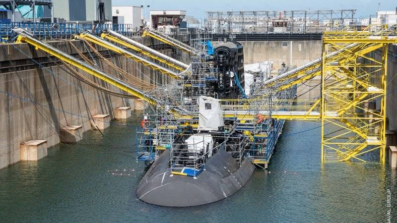 Pe al doilea submarin nuclear polivalent Duguay-Trouin pentru Marina Franceză a lansat un reactor nuclear