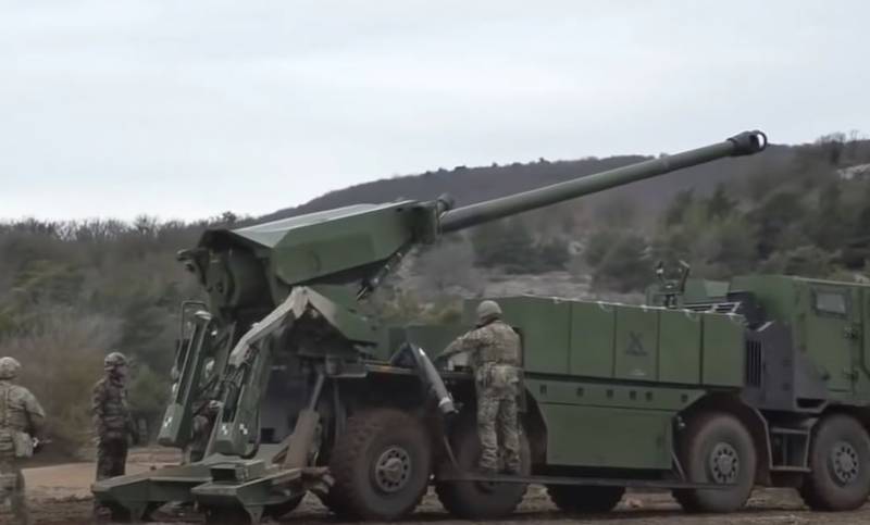 Macron ha nominato il numero di cannoni semoventi Caesar che saranno consegnati in Ucraina nel prossimo futuro