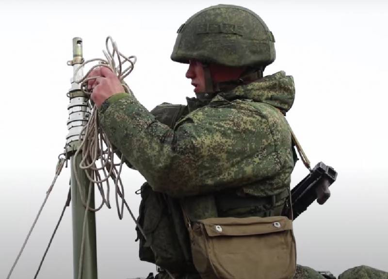 기초의 기초로서의 통신 : 러시아 군사 신호수의 날