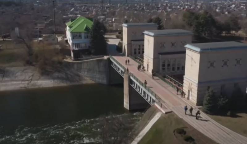 Amerikanska "analytiker" tillkännagav ett påstått hot mot dammen i Kakhovskaya vattenkraftverk "från RF Armed Forces"