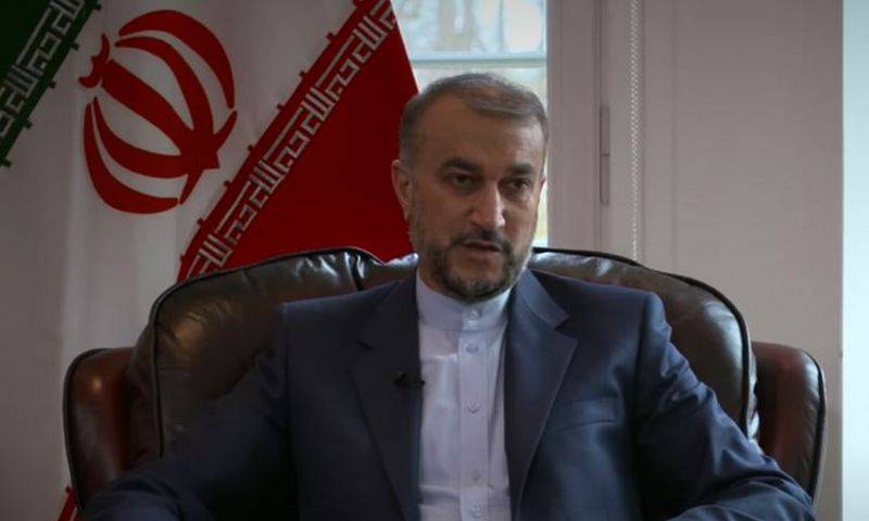 Íránské ministerstvo zahraničí vyzvalo občany země, aby urychleně opustili území Ukrajiny