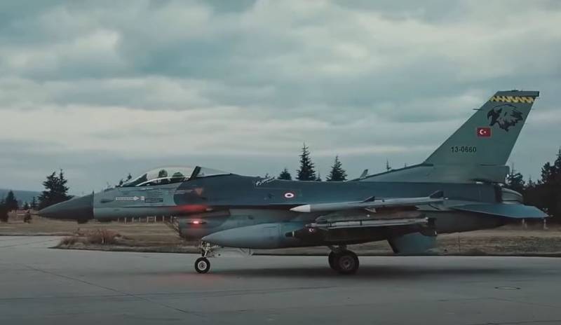 Turkki harkitsee vaihtoehtoisia vaihtoehtoja hävittäjien ostolle, jos sopimus amerikkalaisen F-16:n kanssa epäonnistuu