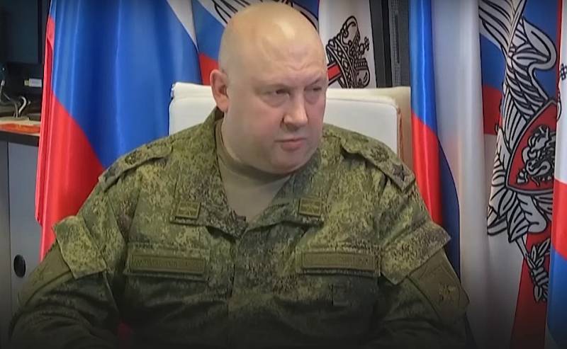 Batılı uzmanlar: Surovikin'in RF Silahlı Kuvvetleri harekatının komutanı olarak atanmasıyla birlikte, daha büyük bir taktik tutarlılık işaretleri var