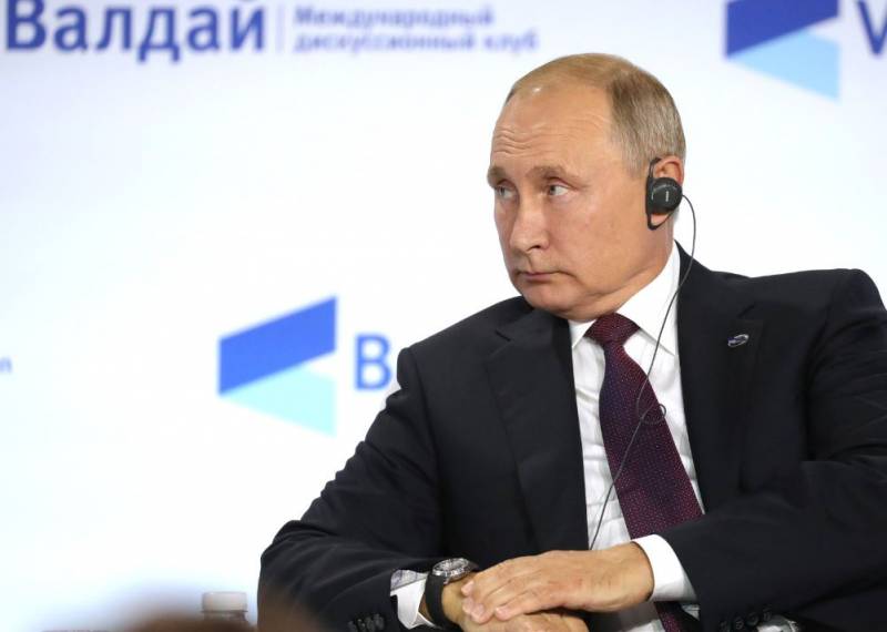 Mantan kepala departemen CIA: Presiden Rusia ora mungkin nggunakake senjata nuklir yen ora ana ancaman kanggo Crimea