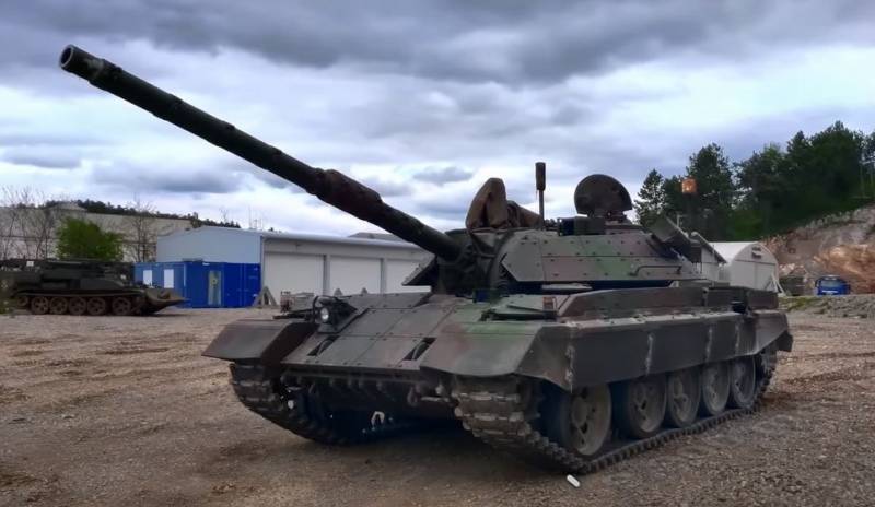 基辅在斯洛文尼亚军队的存在下收到了一批现代化的苏联 T-55S 坦克