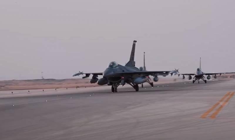 Ukrayna Silahlı Kuvvetleri Hava Kuvvetleri, Batı yapımı savaşçılar konusunda eğitim için ilk grup pilotların işe alındığını duyurdu.
