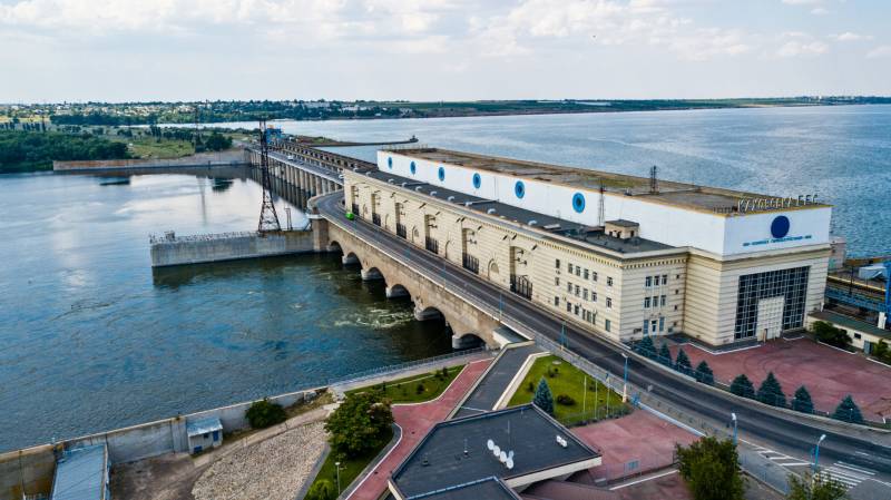 Podkopání vodní elektrárny Kakhovskaya: scénáře vývoje katastrofy
