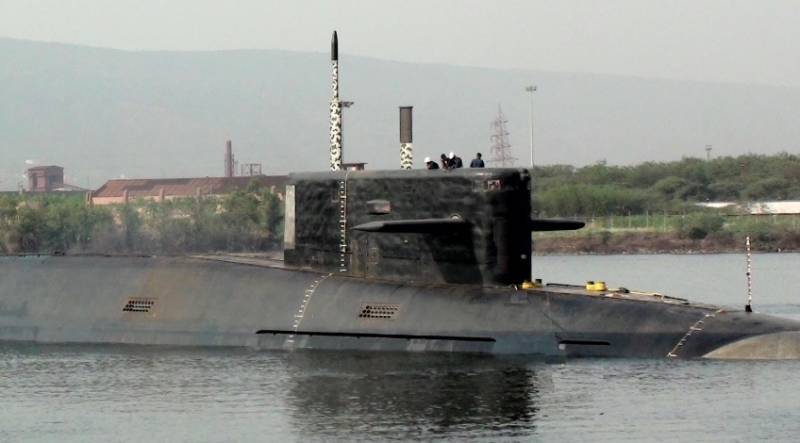 O principal submarino nuclear S73 Arihant da Marinha Indiana testou com sucesso um míssil balístico lançado por submarino