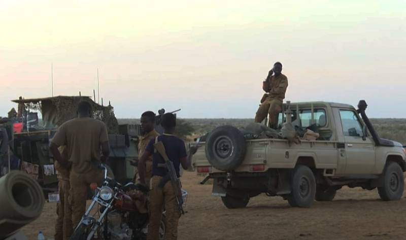 Второе за месяц нападение совершено на военнослужащих в африканской стране Буркина-Фасо