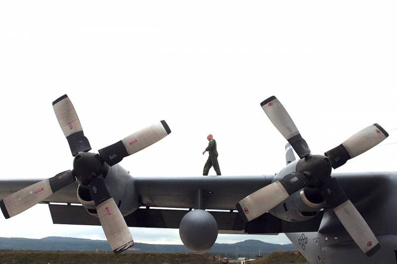C-130H Angkatan Udara AS mulai kembali beroperasi setelah memperbaiki masalah baling-baling