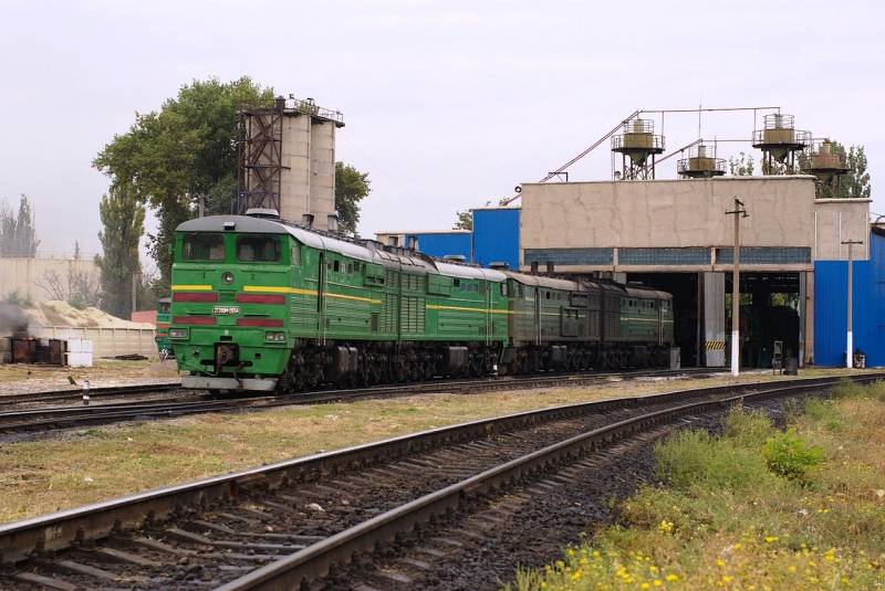 Tapasztalt vasutas: A sínek forgalmának megbénításához meg kell semmisíteni az UkrZhD mozdonyraktárait